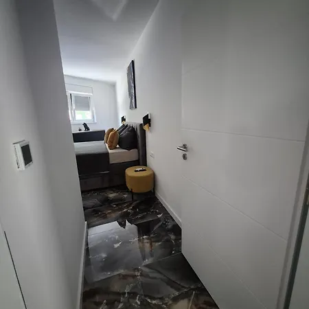Luxury Zita Apartment Vir