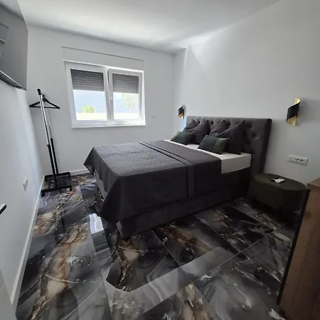 Luxury Zita Apartment Vir