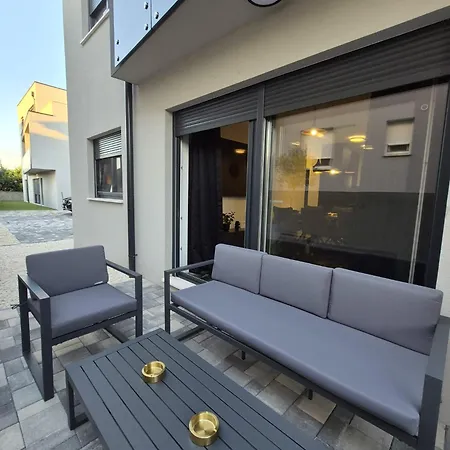 Luxury Zita Apartment Vir