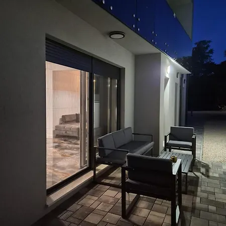 Luxury Zita